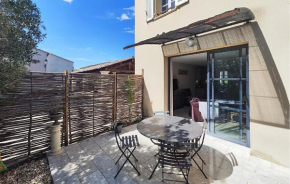 2 Bedroom Cozy Home In Saint-Laurent-De-La-Ca